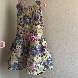 Little girl dress.  ***Bundle and save***